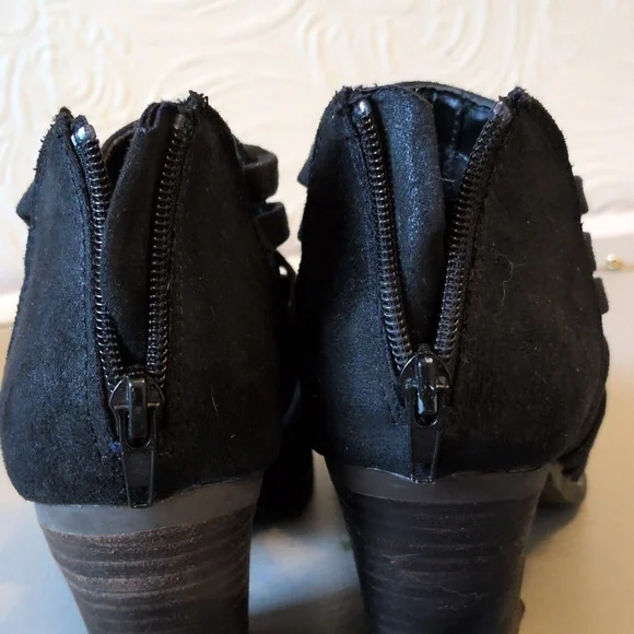 Fergie Black Ankle Booties - Picture 4 of 9